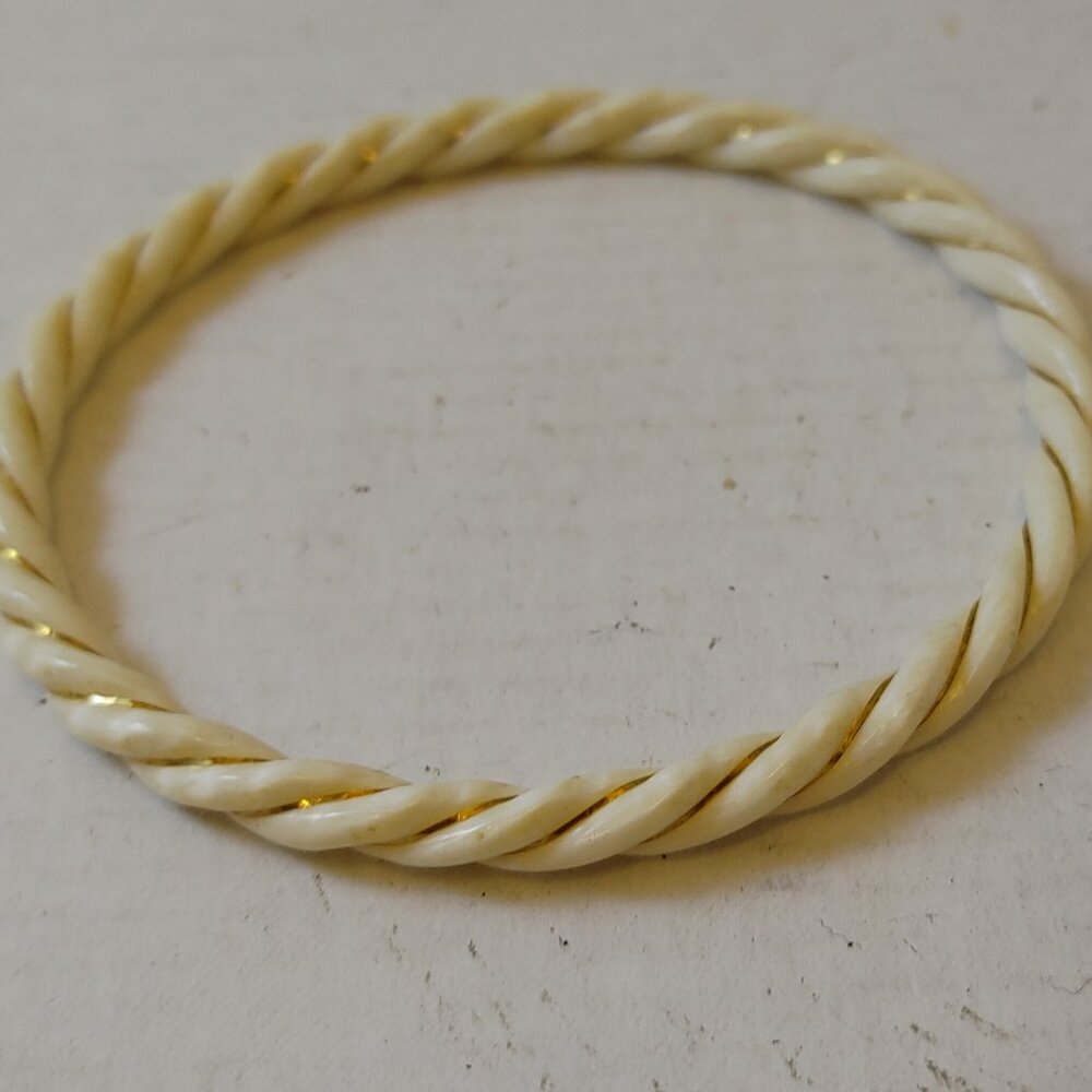 Vintage Women's 14K Gold Wire Spiraled Wrapped Bone Bracelet Bangle "585" 2.5"